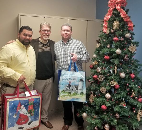 3-D Bail Bonds Gives back during the holidays